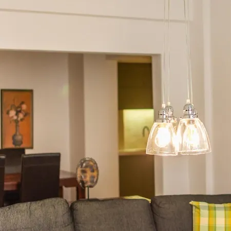 Appartamento Art Luxury - Central, Metro To Airport *