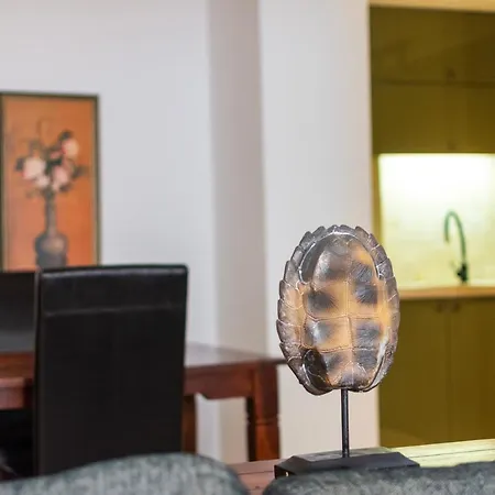 Appartement Art Luxury - Central, Metro To Airport *