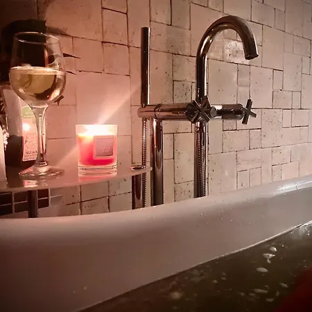 Art Luxury - Central, Metro To Airport Appartement *